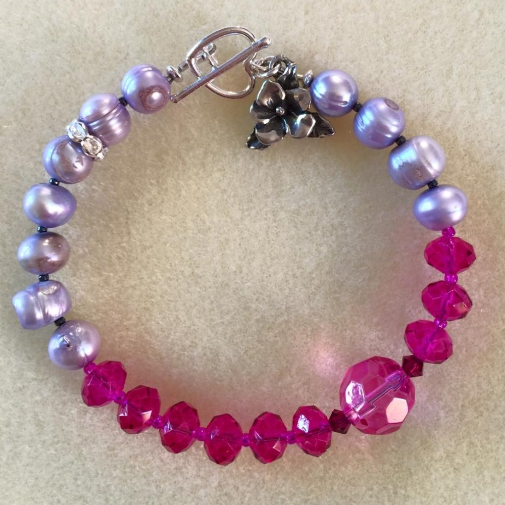 Pink Crystal/grey pearl bracelet